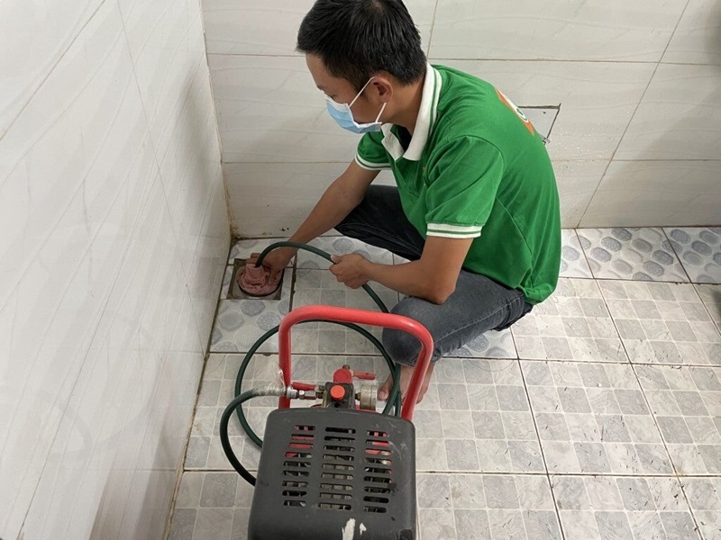 dấu hiệu cảnh báo bồn cầu sắp bị tắc