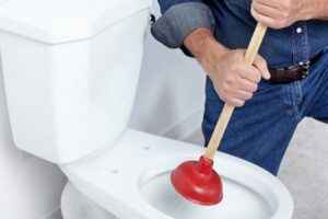 Bồn Cầu Bị Tắc Do Tóc Rụng