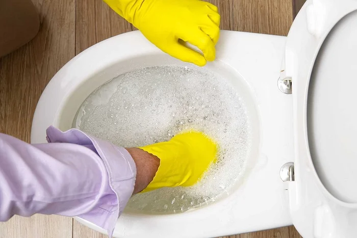 Tự xử lý cống nghẹt bằng men vi sinh