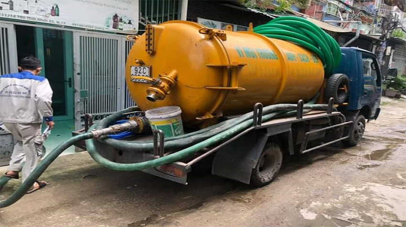 Quy trình hút hầm cầu chuyên nghiệp đảm bảo sạch sẽ an toàn và triệt để