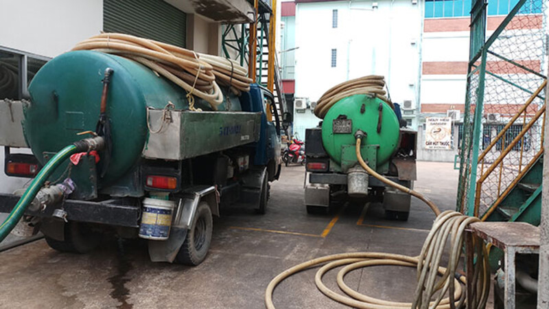 Nhu cầu hút hầm cầu tại Phường Tân Thuận ngày càng tăng cao do mật độ dân cư đông đúc