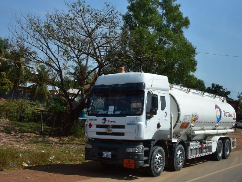 Hút hầm cầu xã An Bình, huyện Long Hồ