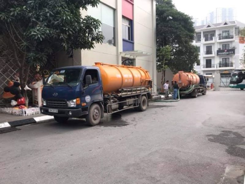 Hút hầm cầu xã Tân Hạnh, huyện Long Hồ